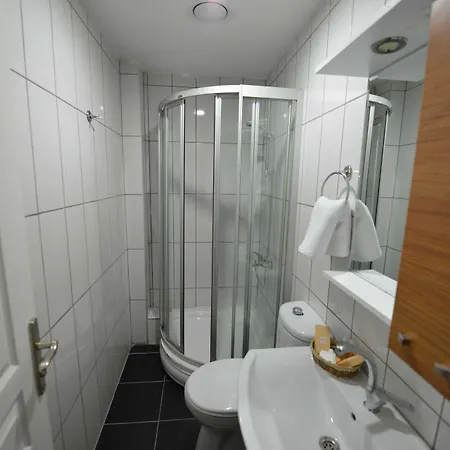 Letter Hotell 3*