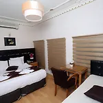 Letter Hotel
